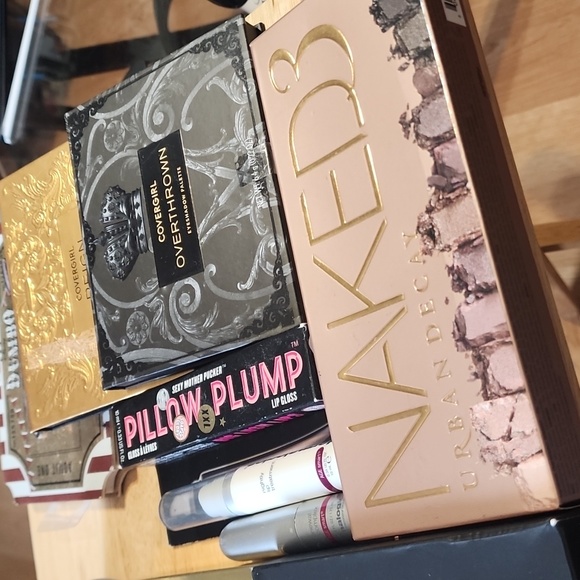 Bundle of Makeup MAC~TOO FACED~COVERGIRL~DERMALOGICA~ANASTASIA ~UD~ - Picture 4 of 7